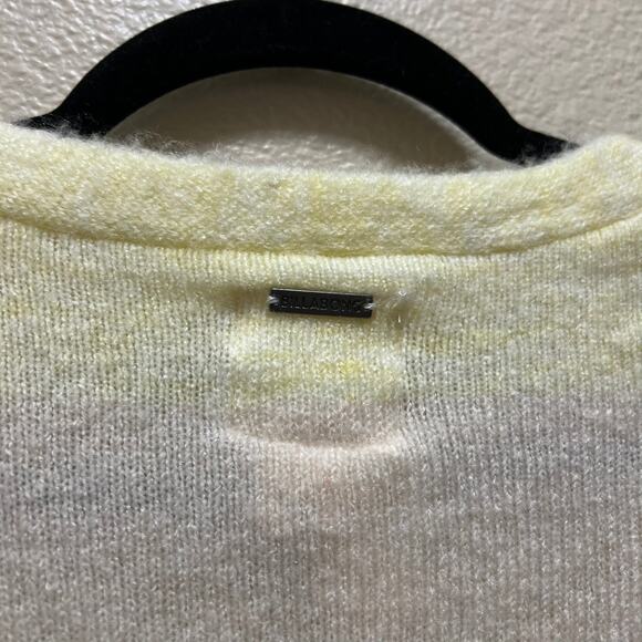Billabong White Cap Short N Sweet Cropped Cardigan Sweater Size Medium - Picture 12 of 15